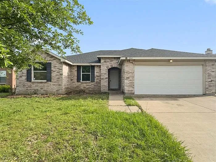 2043 Plains Ct — Photo 2