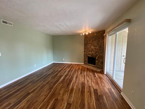 2nd image of 11643 100th Ave NE APT 4C
