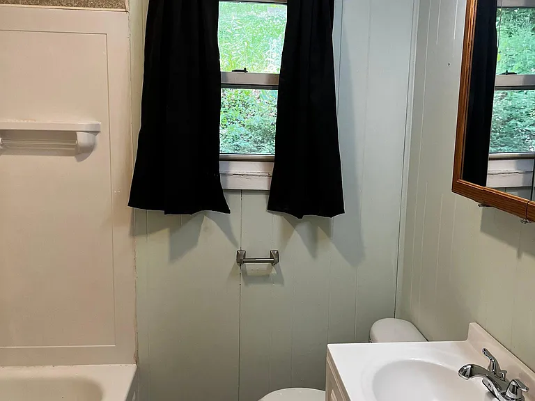 408 McDade Ln — Photo 15