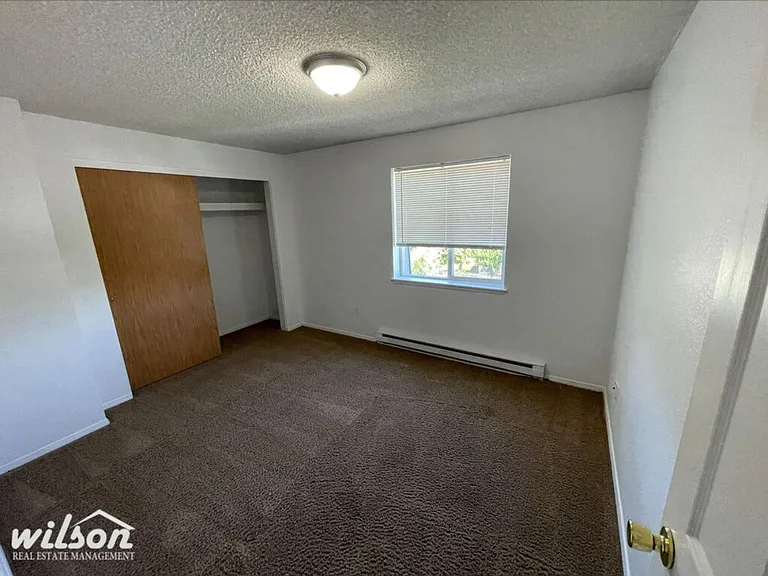 1502 S 10th Ave — Photo 9