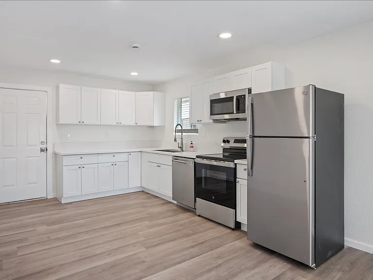 4537 Anita Ave #2 — Photo 12