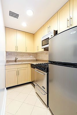 2nd image of 249 E 57th St APT 2F