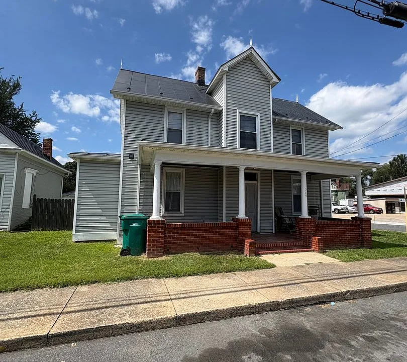 285 Main St #2