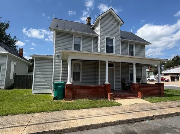 285 Main St APT 2, Dayton, VA 22821