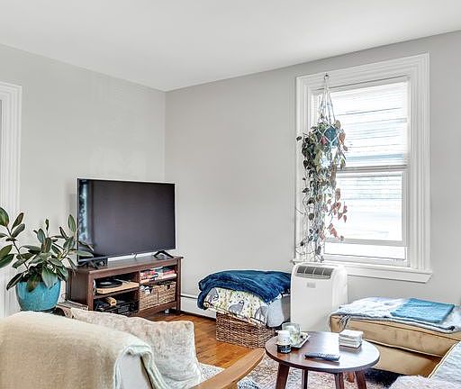 5th image of 59 Morse St #1