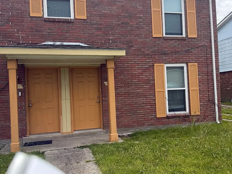 4759 Francis Dr — Photo 2