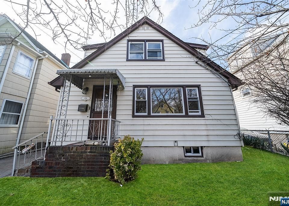 1st image of 104 Hayward Pl