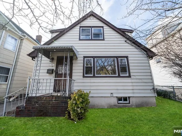 104 Hayward Pl, Wallington, NJ 07057