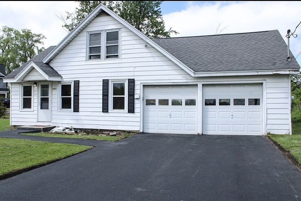 1st image of 607 Boght Rd