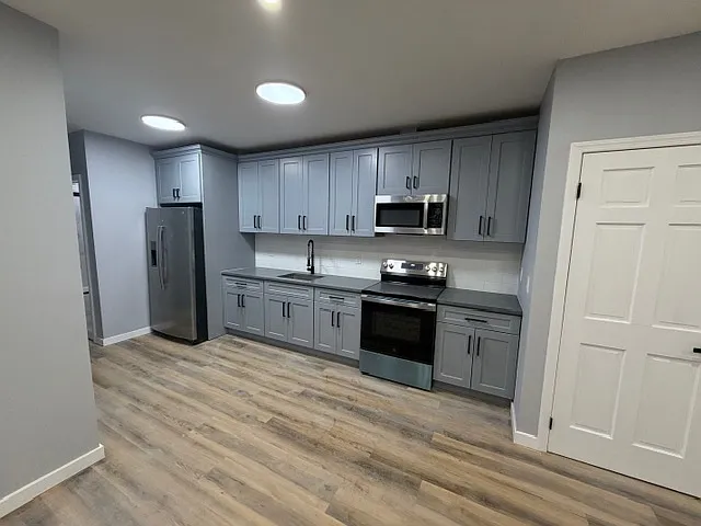 1044 Manor Ave #1 — Photo 5