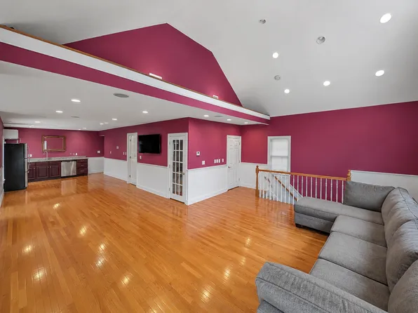 5 Victoria Ter Floor 2, Millbury, MA 01527