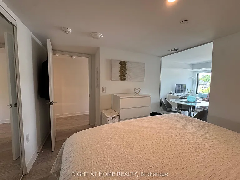 3 Strathgowan Ave #310 — Photo 11