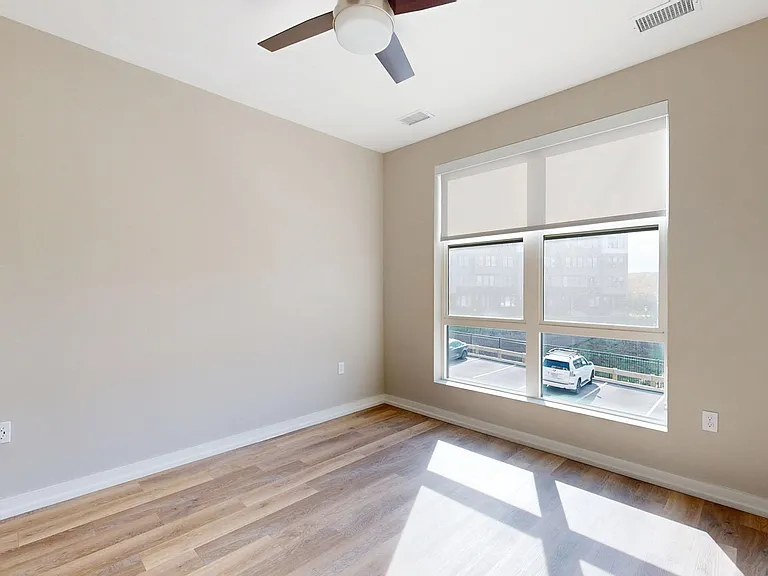 The George Apartments — Photo 64