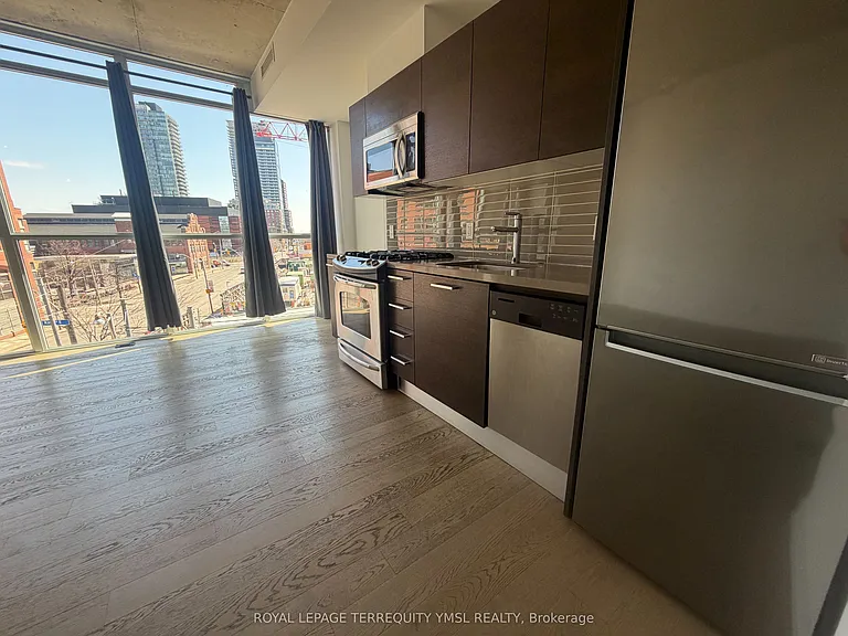 318 King St E #308 — Photo 5