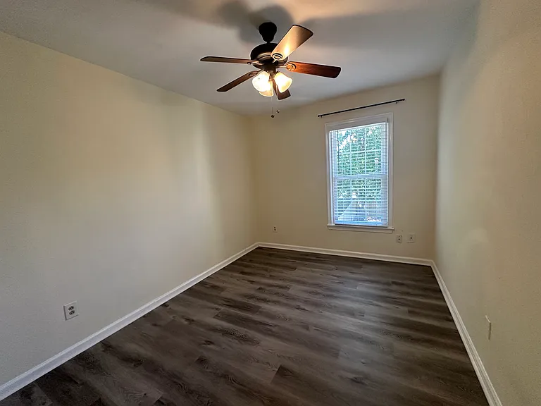 5632 Campus Dr — Photo 16