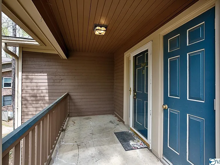 2041 Greenwood Pl SW — Photo 1