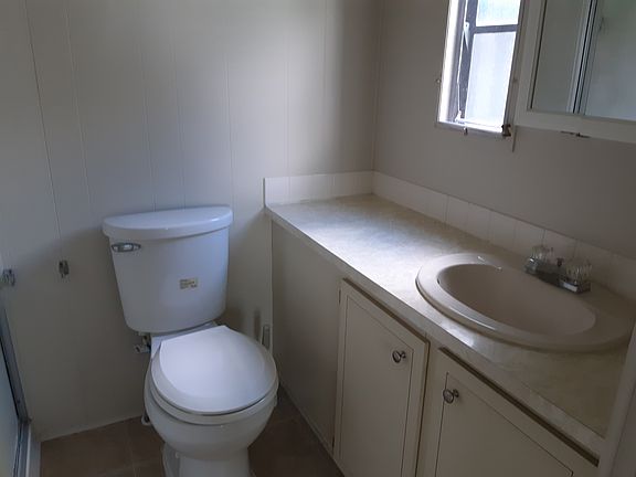4th image of 6417 Lakewood Dr #792