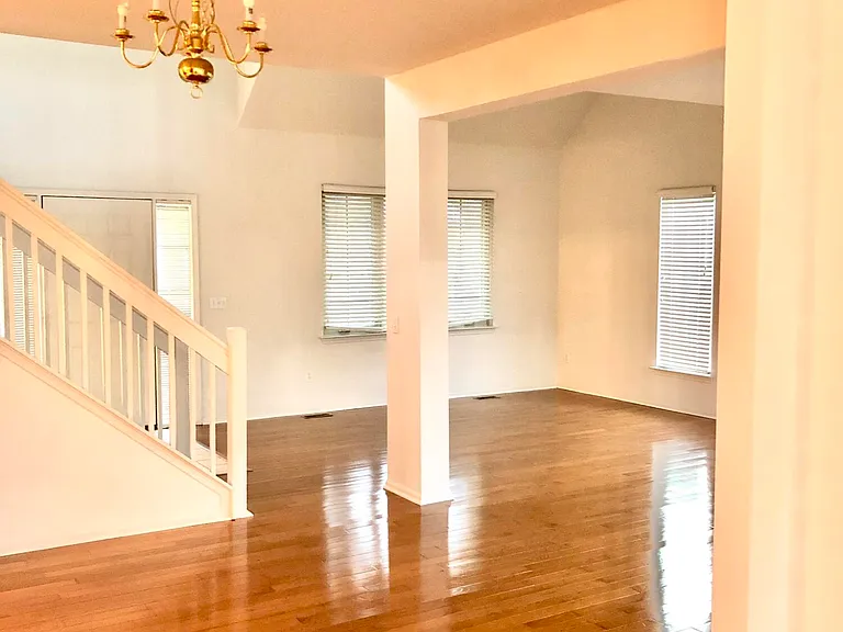 6145 Gabrielle Ave — Photo 2