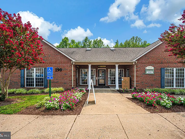 75 Fern Oak Cir #303 — Photo 32
