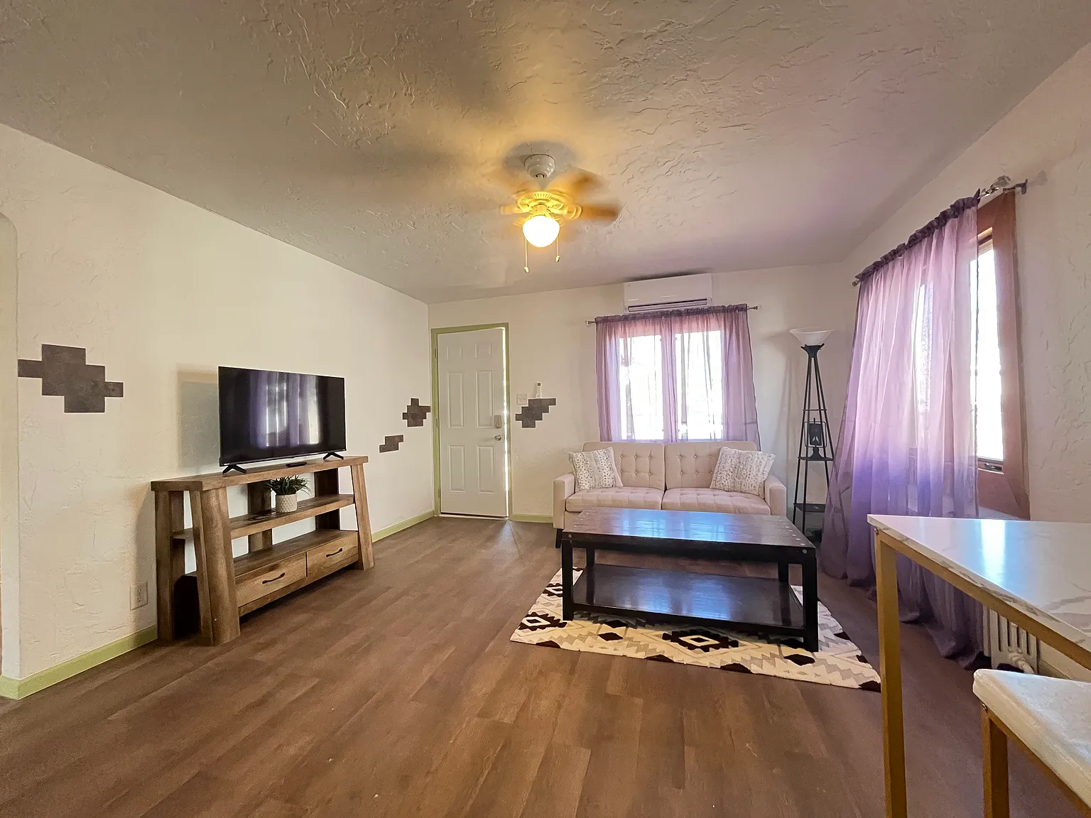 2 bed, 770 sqft, $1,950 — Photo 4