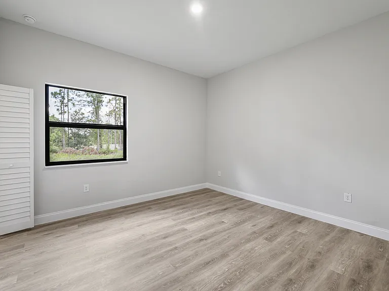 1051 Milwaukee Blvd — Photo 9