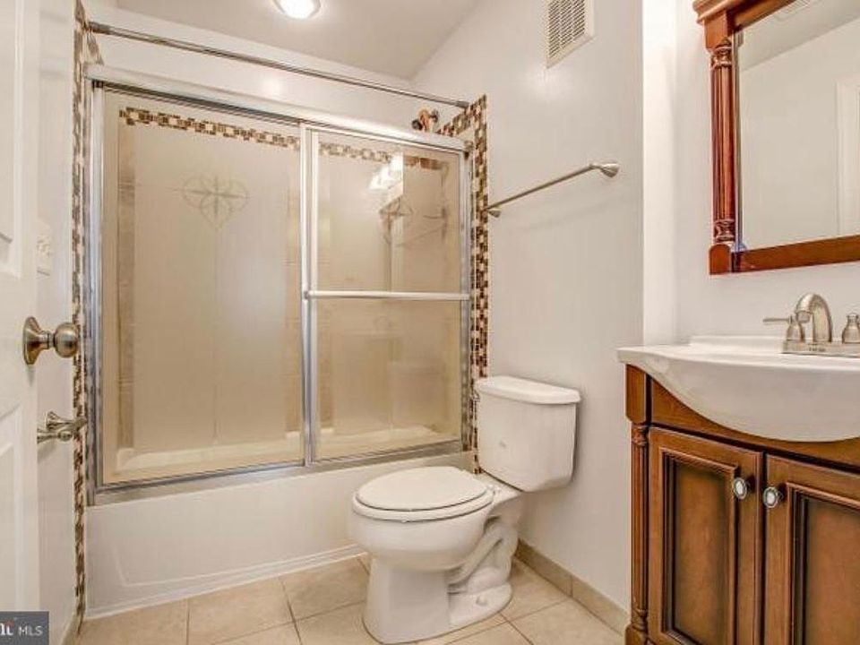 1st image of 8156 Skelton Cir