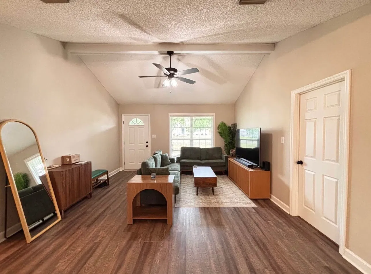 3 bed, 1602 sqft, $600 — Photo 2