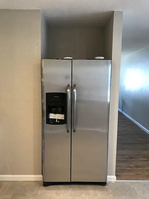 Stainless steal appliances - 6405 Brann St