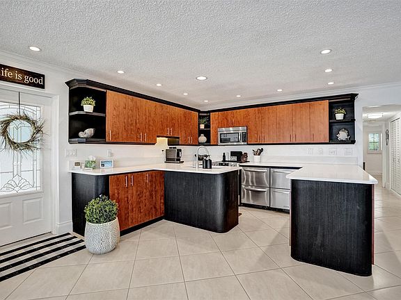 4th image of 3090 NE 48th Street #316