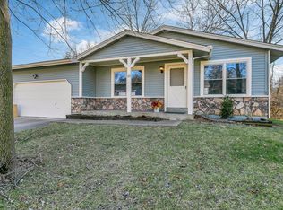 33 Oak Forest Dr, Saint Peters, MO