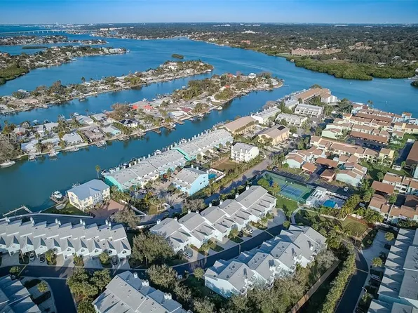 538 Garland Cir, Indian Rocks Beach, FL 33785