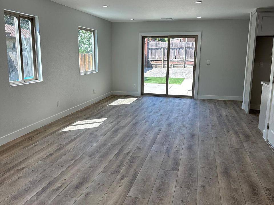 Looking towards dining area & kitchen