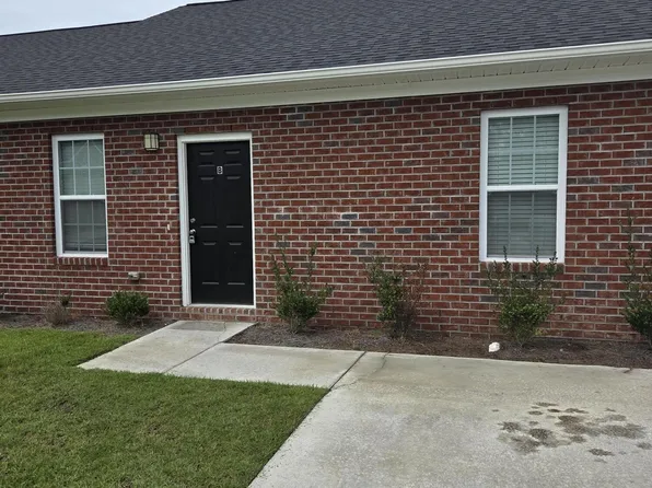1253 Masters Ln #B, Greenville, NC 27834