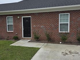 1253 Masters Ln, Greenville, NC