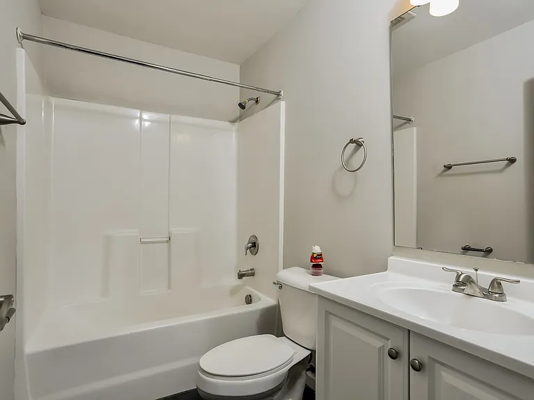 1620 Beverly Dr — Photo 3