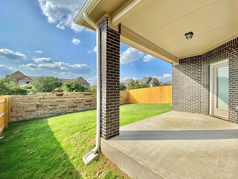 1837 Bonham Ln — Photo 2