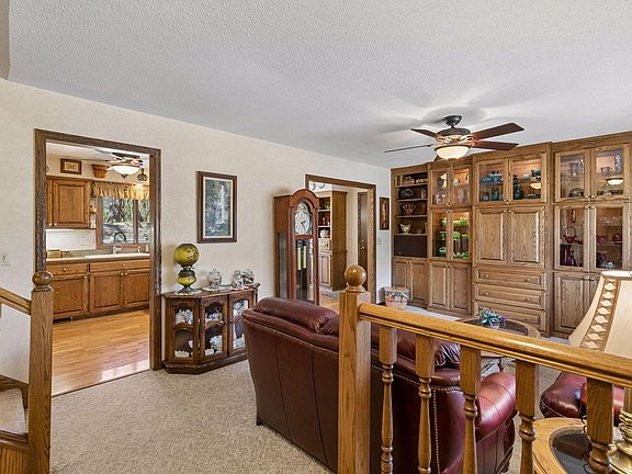 4th image of 1735 Hickory Hill Dr