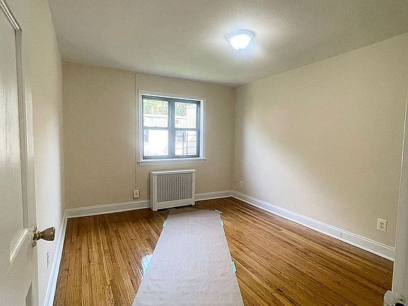 4th image of 2032 29th St Floor 2