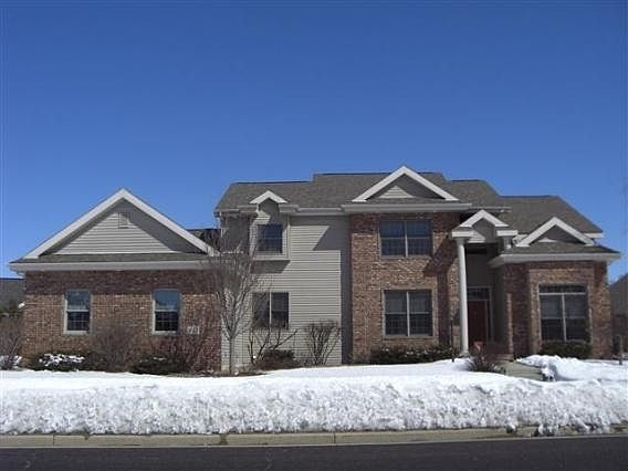 2nd image of 942 Basswood Ave