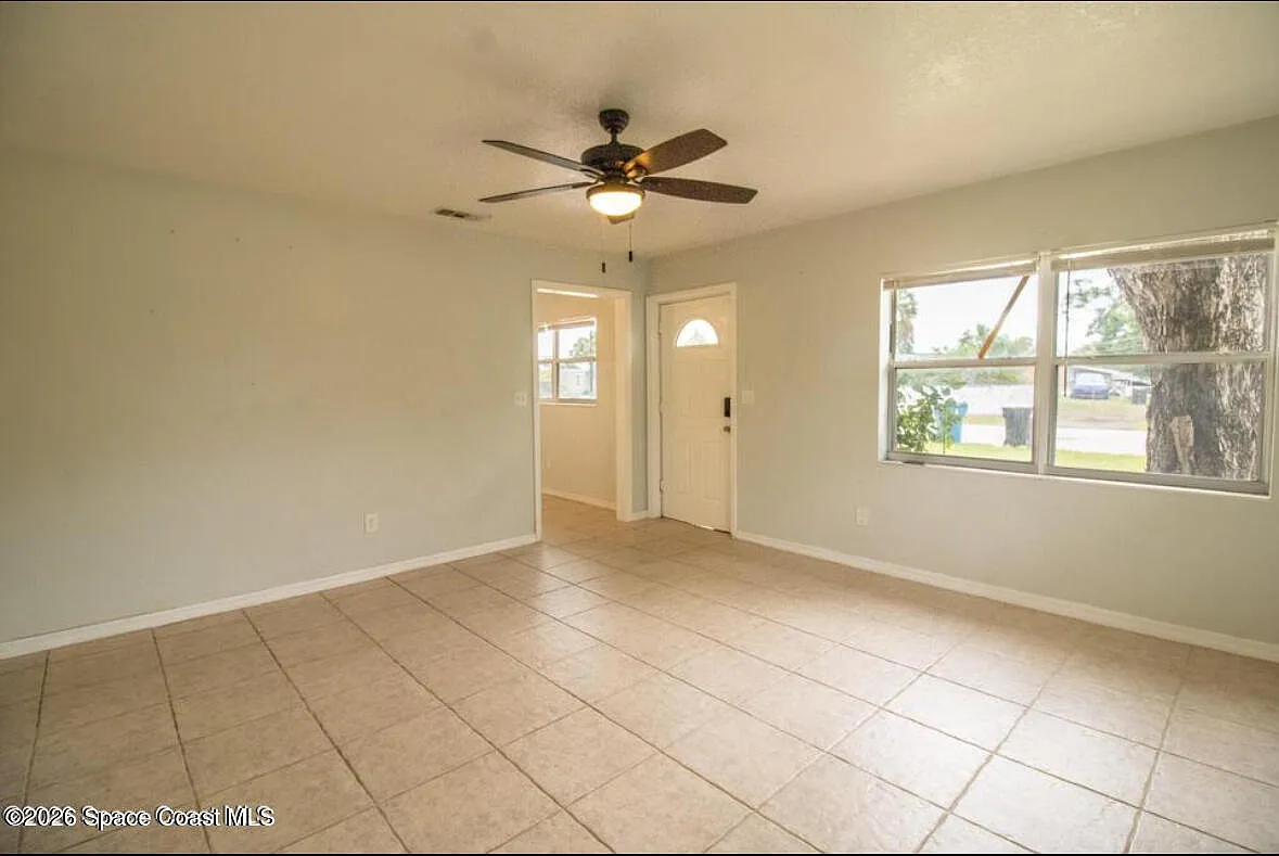 Building Photo - 2308 Shenandoah Rd NE #B