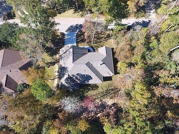 3rd image of 1414 River Oaks Dr