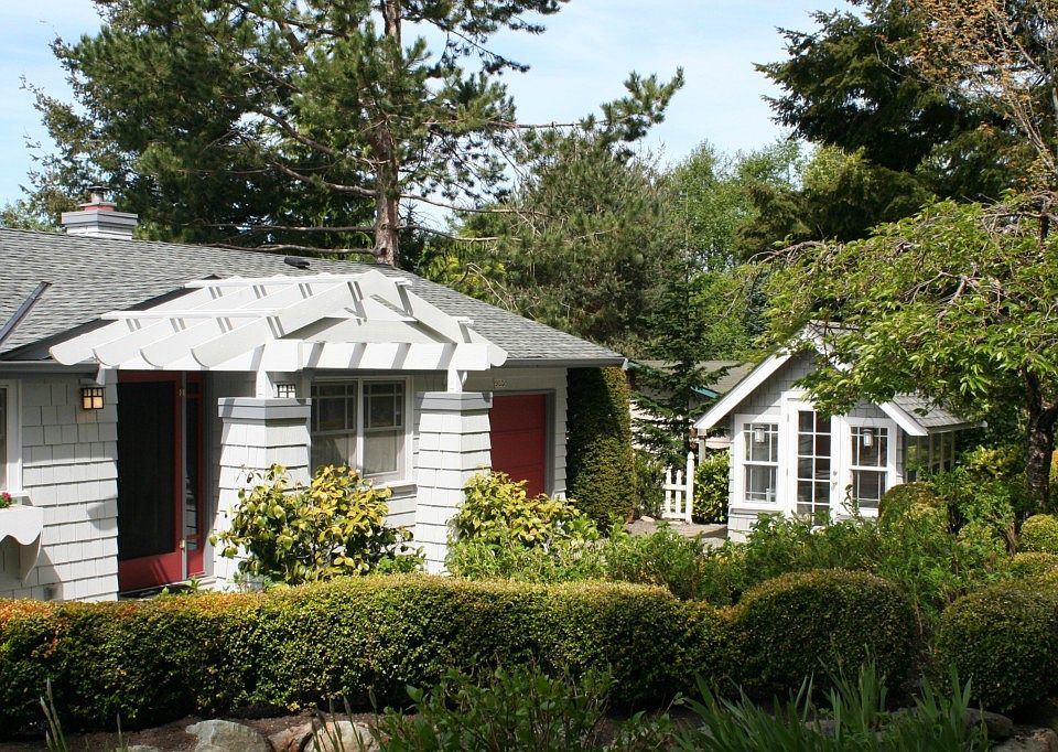1st image of 985 Camrose Ct