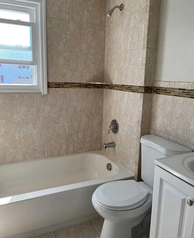 2 bed, 900 sqft, $1,800 — Photo 3