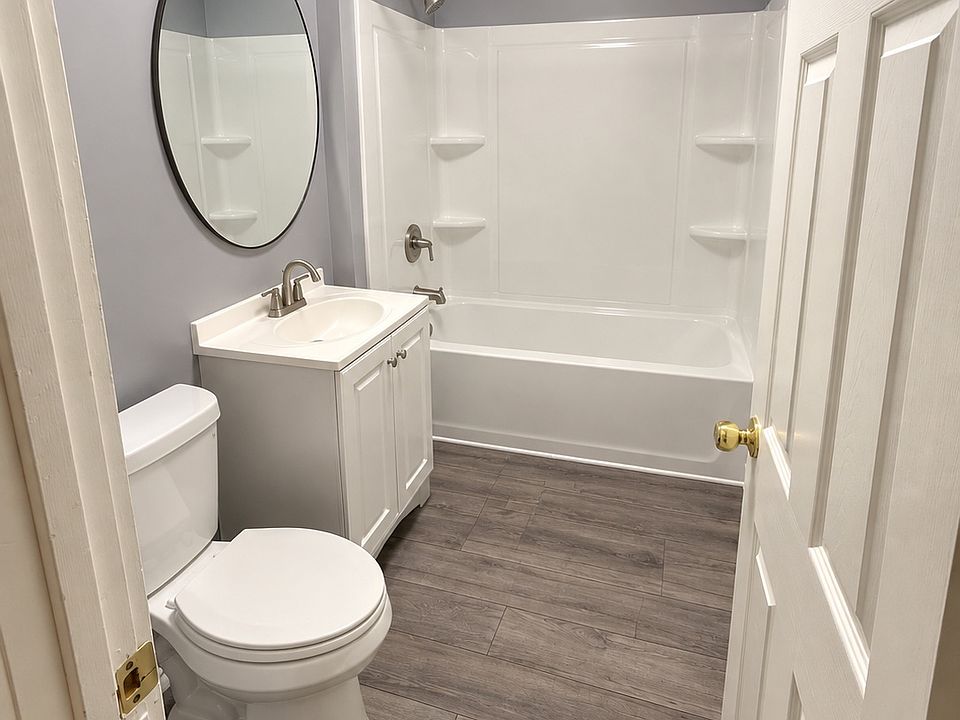 2nd image of 34 W 3rd St #1