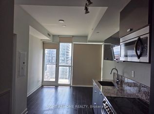 290 Adelaide St W #3003, Toronto, ON M5V 1N1