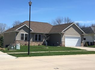 6206 Gibson Dr NE, Cedar Rapids, IA 52411