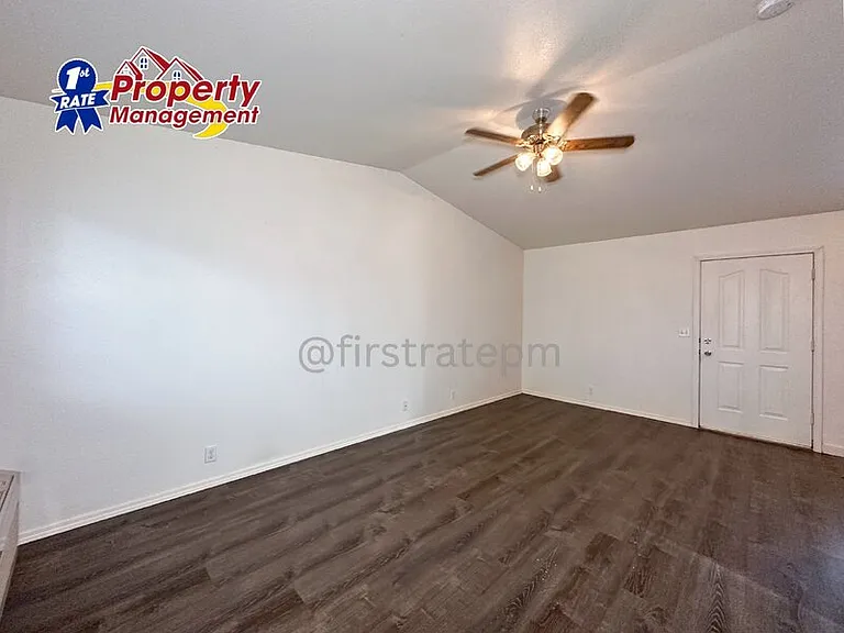 121 W Madison St #101 — Photo 6