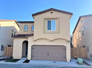1220 Piazza Ln, Clovis, CA