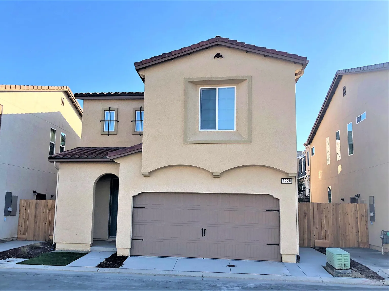 1220 Piazza Ln photo 1