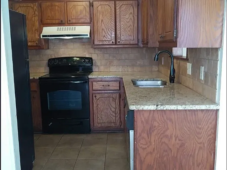 4107 Heritage Place Dr — Photo 3